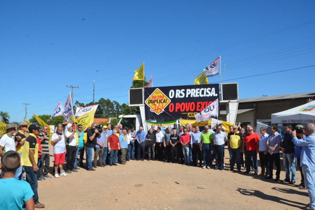 Manifestação na Vila Piquiri pede duplicação da BR 290.